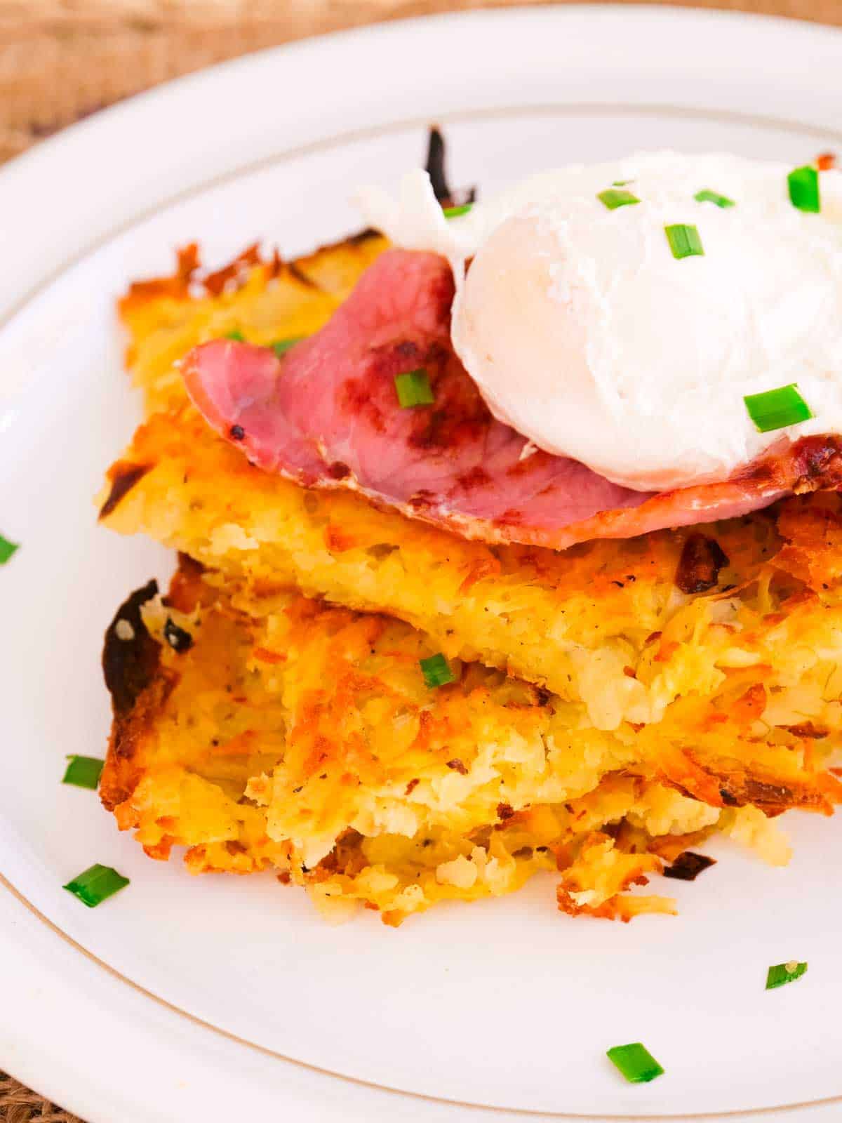 poached egg, bacon and skinny hash browns for a healthy breakfast