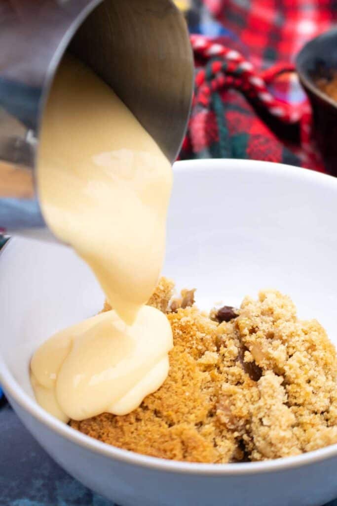 Christmas Crumble Recipe With Apple And Mincemeat Tastefully Vikkie christmas-crumble-recipe-with-apple-and-mincemeat-tastefully-vikkie