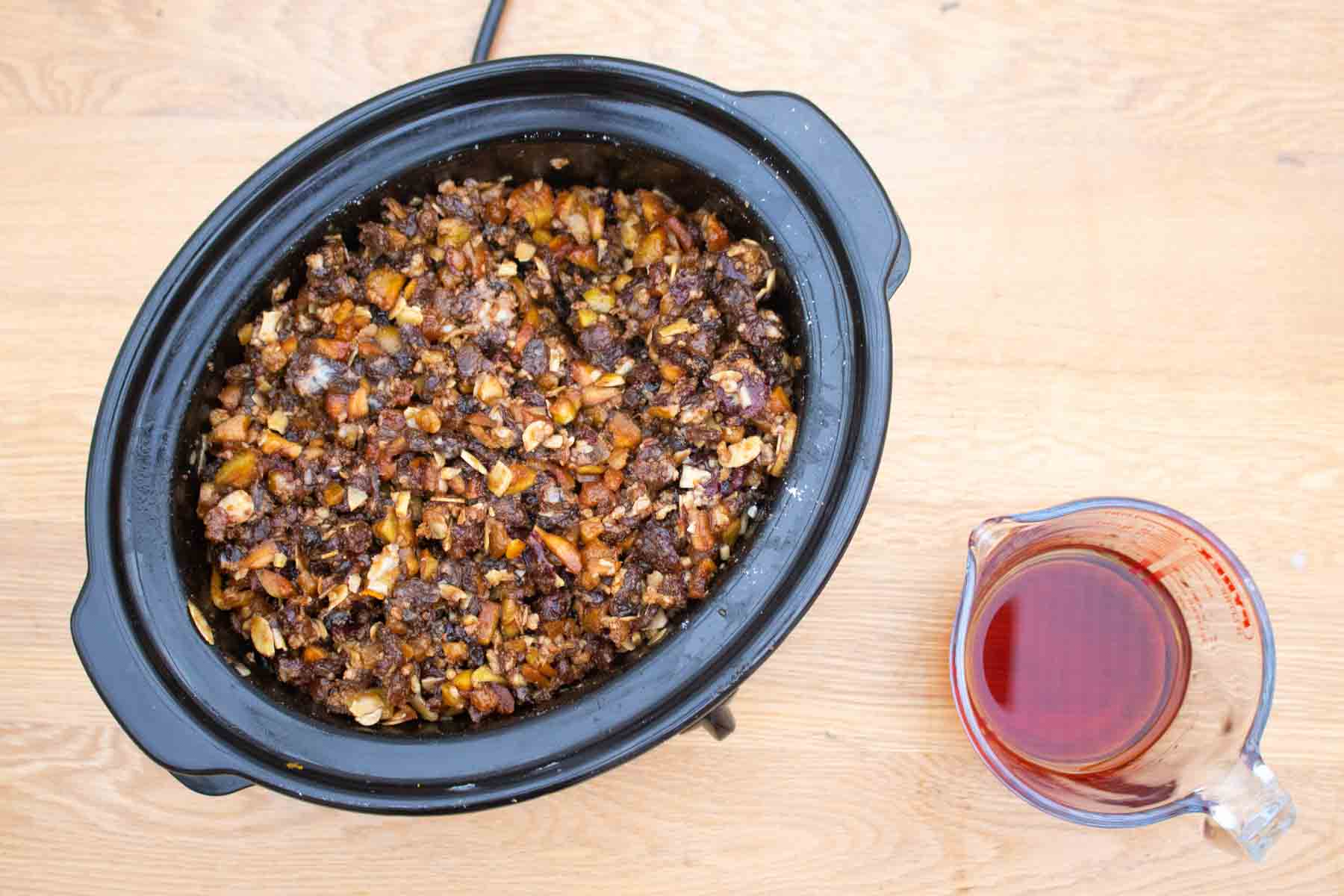 Slow Cooker Mincemeat - Easy Christmas Recipe - Tastefully Vikkie